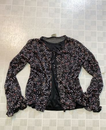 X-mall Damen Langarm-Mesh-Top in Schwarz mit Blumenmuster und Rüschensäumen