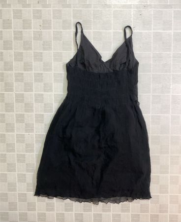 Schwarzes Spaghettiträger-Kleid
