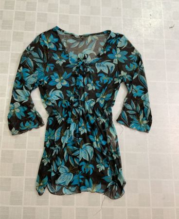 Okay Blaues Blumenmuster Transparente Glockenärmel Bluse Größe S 36/38