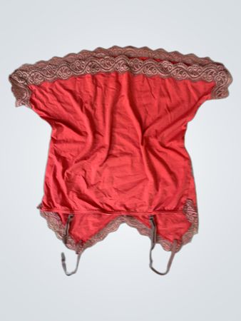 Lanchen Paris Damen-Camisole aus Korallenfarbe mit Spitzenbesatz und Stern-Applikation
