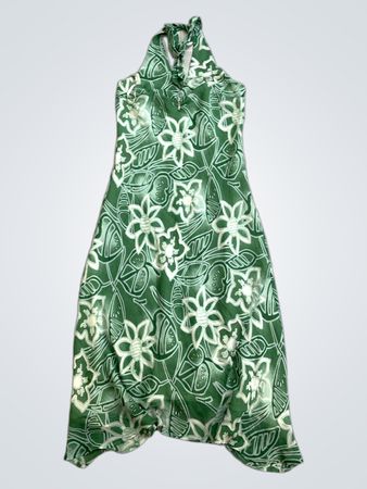 Grünes Kleid mit floralem Muster