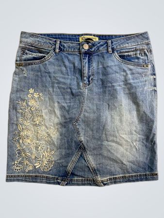 Bestickter Denimrock "Democracy