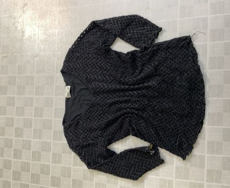 East Cote Collection Schwarzes strukturiertes Top