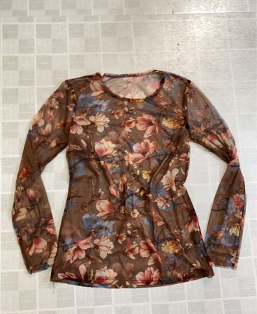 Transparentes Langarmshirt mit Blumenmuster