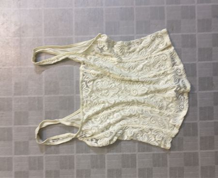 Weiße Spitzentop-Ärmelloses Shirt