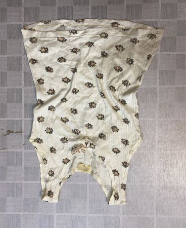 Cremefarbenes, geripptes Tanktop mit Blumenmuster