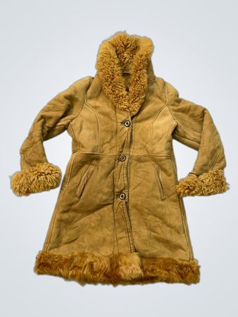 Braune Wildlederjacke mit Fellbesatz