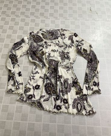 Weißer Schal mit Paisley-Muster