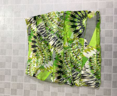 Vinrouge Green abstraktes Print-Tuch