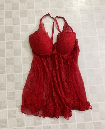 Rotes Spitzen-Babydoll