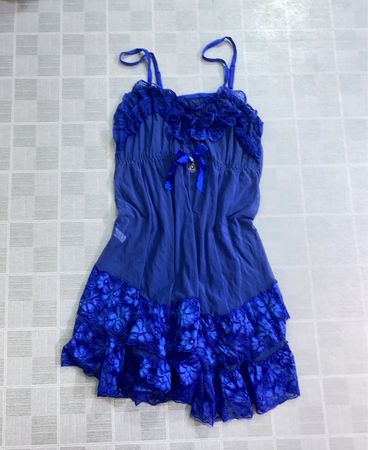 Blaues Spitzenbändchen-Babydoll