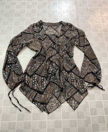 Transparente Langarmbluse mit Paisley- und geometrischem Muster