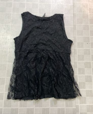 Schwarzes Spitzenkleid