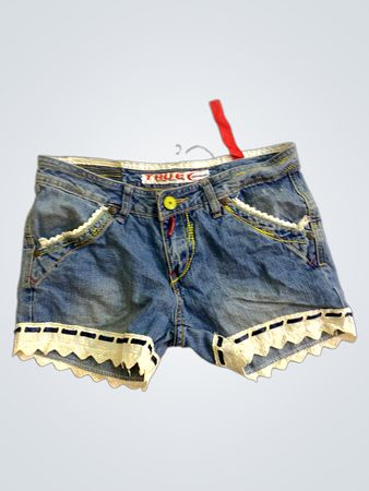 TRUE RELIGION Jeans-Shorts mit Spitzenbesatz