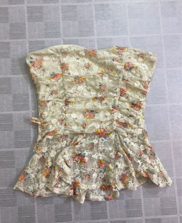 URBAN Floral Lace trägerloses Top