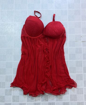 Rotes Babydoll-Unterwäschestück