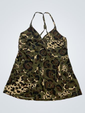 Bershka Camouflage-Print-Trägertop mit verzierter Vorderseite