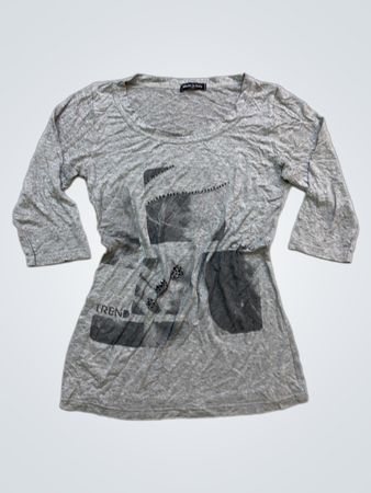 Graues T-Shirt mit