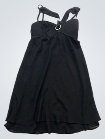 Schwarzes Kleid
