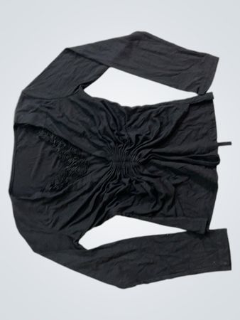 Schwarzes Longsleeve mit gerafftem Oberteil und Spitzen-Detail