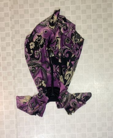Lila und schwarz Paisley-Muster Schal