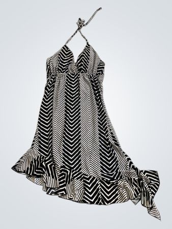 Shoreline Schwarz-Weiß Chevron-Muster Rüschentop Neckholderkleid