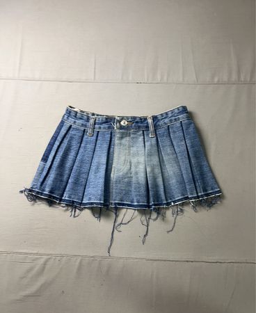 Upcycled Denim Faltenminirock