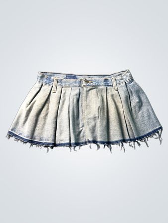 Denim Faltenrock mit fransigem Saum
