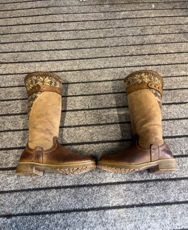 Brown Leather Boots with Patterned Accents