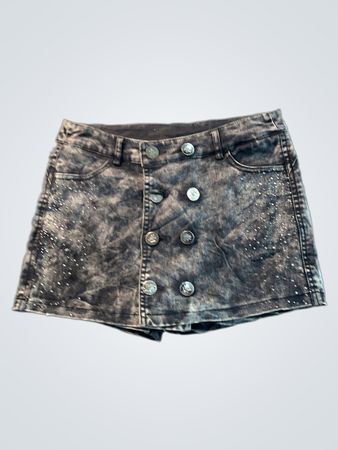 Fame Acid Wash Denim Shorts mit Strassverzierungen