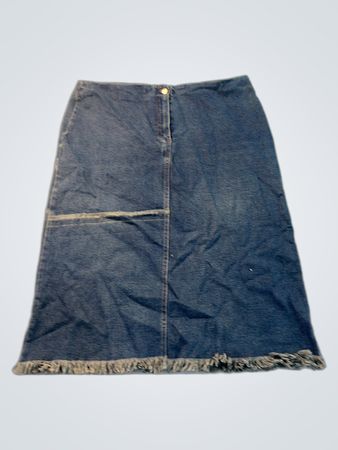 Denim-Midirock mit ausgefranstem Saum