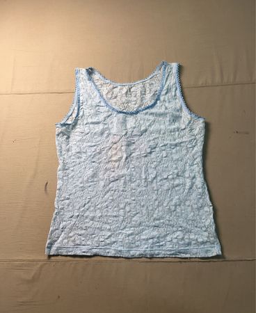 Hellblaues Spitzen-Trägershirt