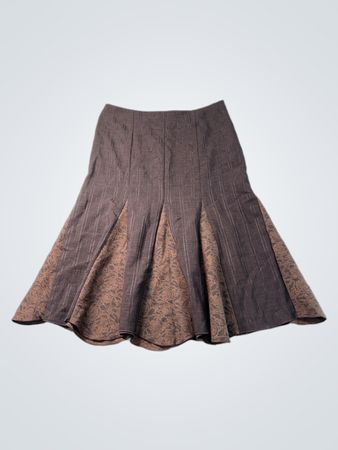 Kama tex brauner, gestreifter, plissierter Rock mit Spitzeinsatz