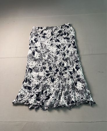 Strenesse Damen schwarzer und weißer Midirock mit Blumenmuster
