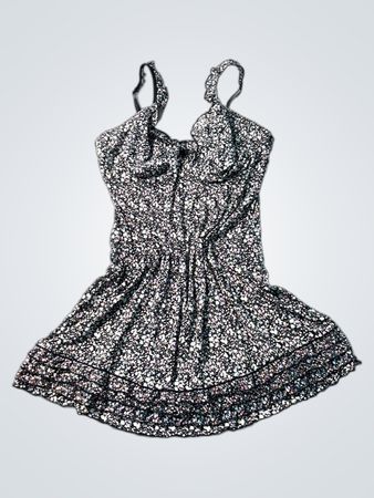 Kleid mit Blumenmuster, Rüschenbesatz und Spaghettiträgern