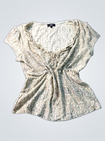 Spitzen-Oberteil in Creme mit dekorativem Halsausschnitt