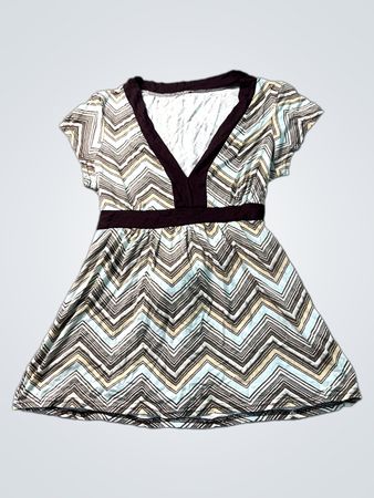 Damen Tunika-Oberteil mit kurzen Ärmeln und Chevron-Muster
