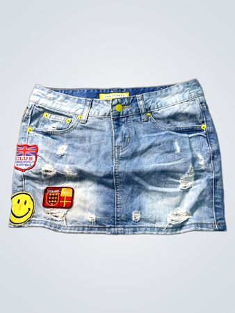 NEW LUNDUN Distressed Denim Minirock mit Patches