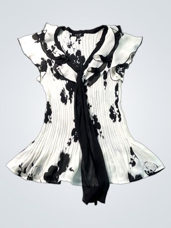 KRISS Sweden Bluse mit Blumenfalten