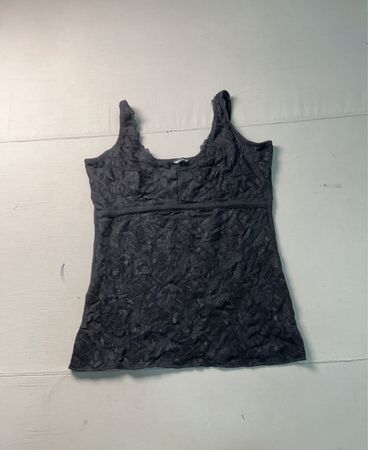 Schwarzes Spitzenbesatz-Cami