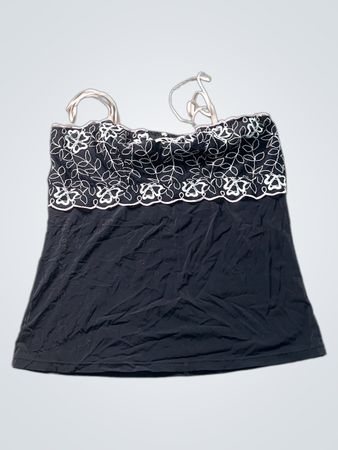 Schwarzes Camisole mit weißer Blumenstickerei