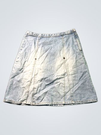 Hellblauer Jeansrock im A-Linien-Schnitt