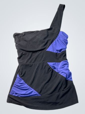 Charlotte Russe Ein-Schulter-Top
