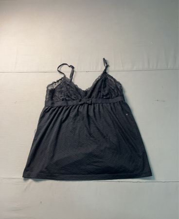 Undiz black lace trim camisole