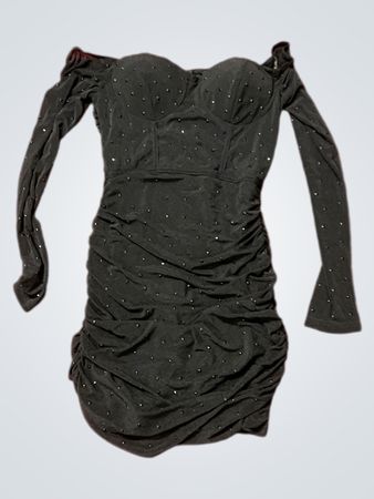 Schwarzes gerafftes Strass-Off-Shoulder-Kleid mit langen Ärmeln