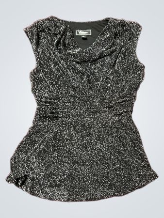 Glänzendes schwarzes ärmelloses Top