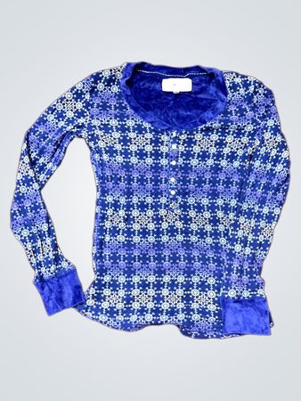 Blau gemustertes langärmeliges Hemd