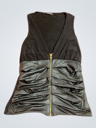 RELLine Black Sleeveless Top