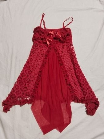 Rote Babydoll-Lingerie mit Schleifendetail