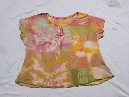 Damen T-Shirt mit kurzen Ärmeln und abstraktem Druck